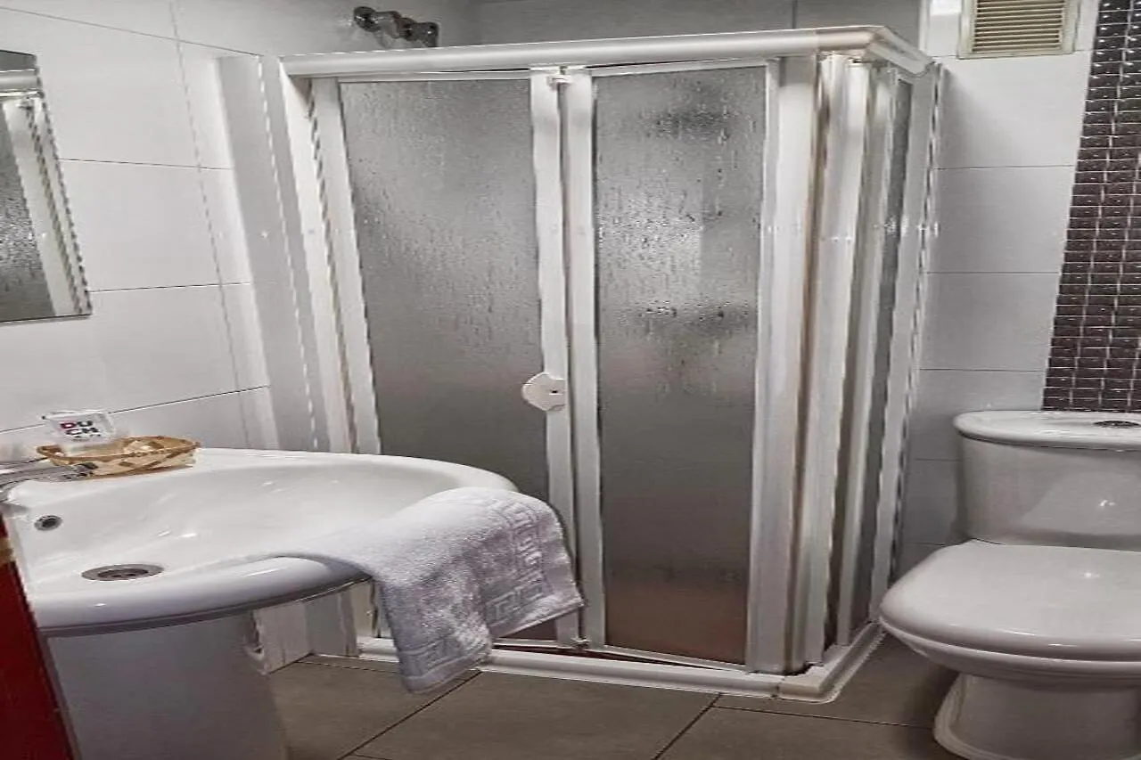 Guest house Hostal Isabel Blanes