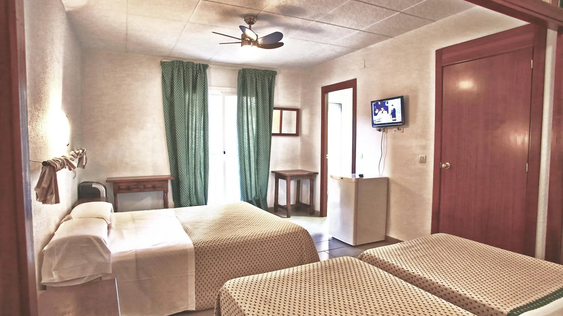Hostal Isabel Blanes Guest house